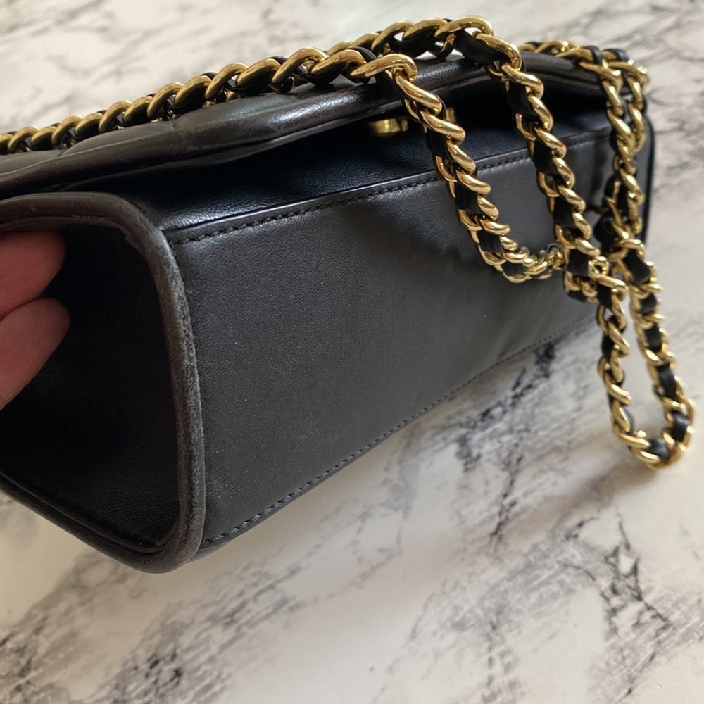 Tory Burch Black Quilted Shoulder Bag with Gold Chain - Picture 2 of 5